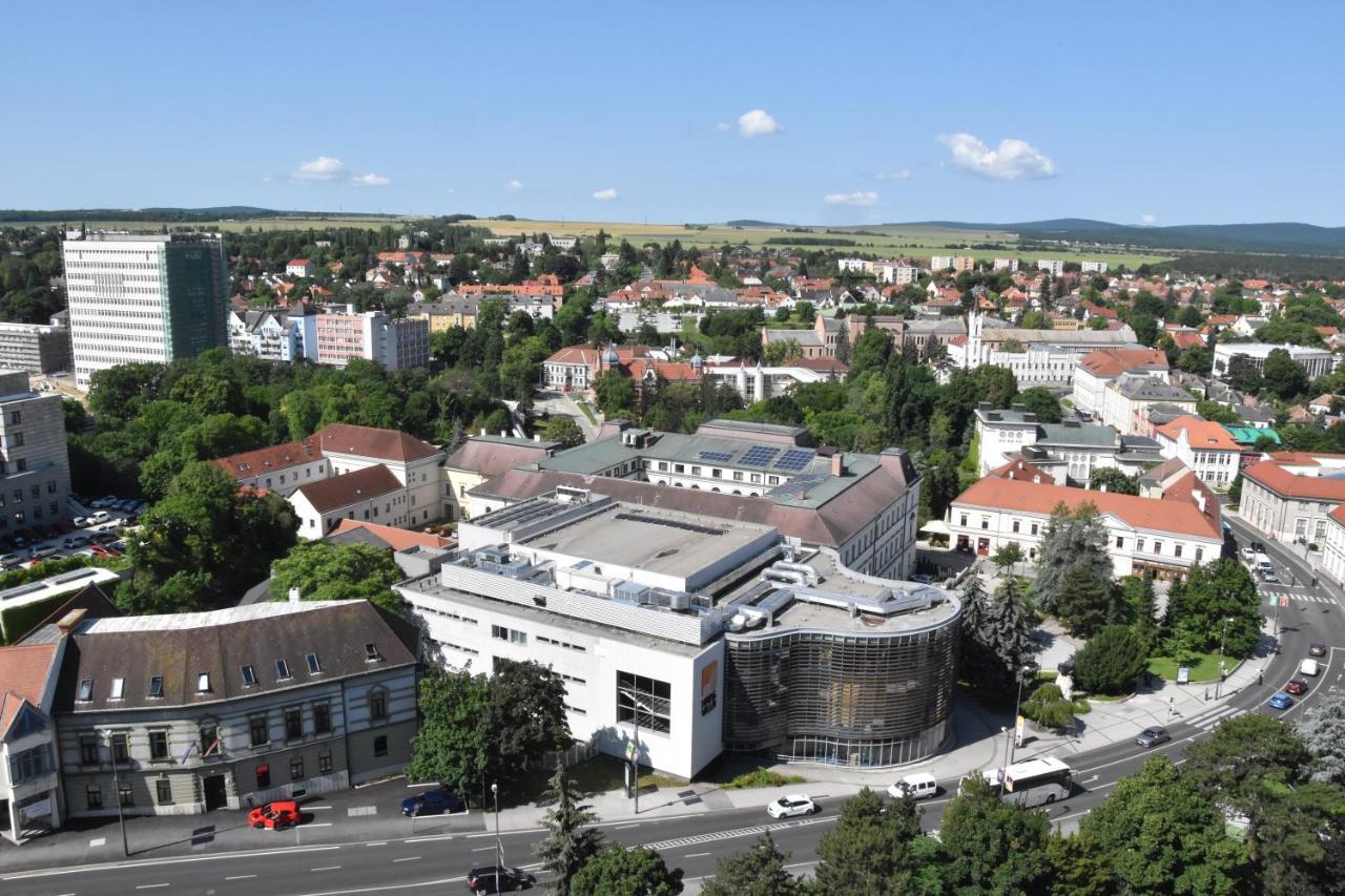 Panorama View Family Apartment Veszprém Esterno foto